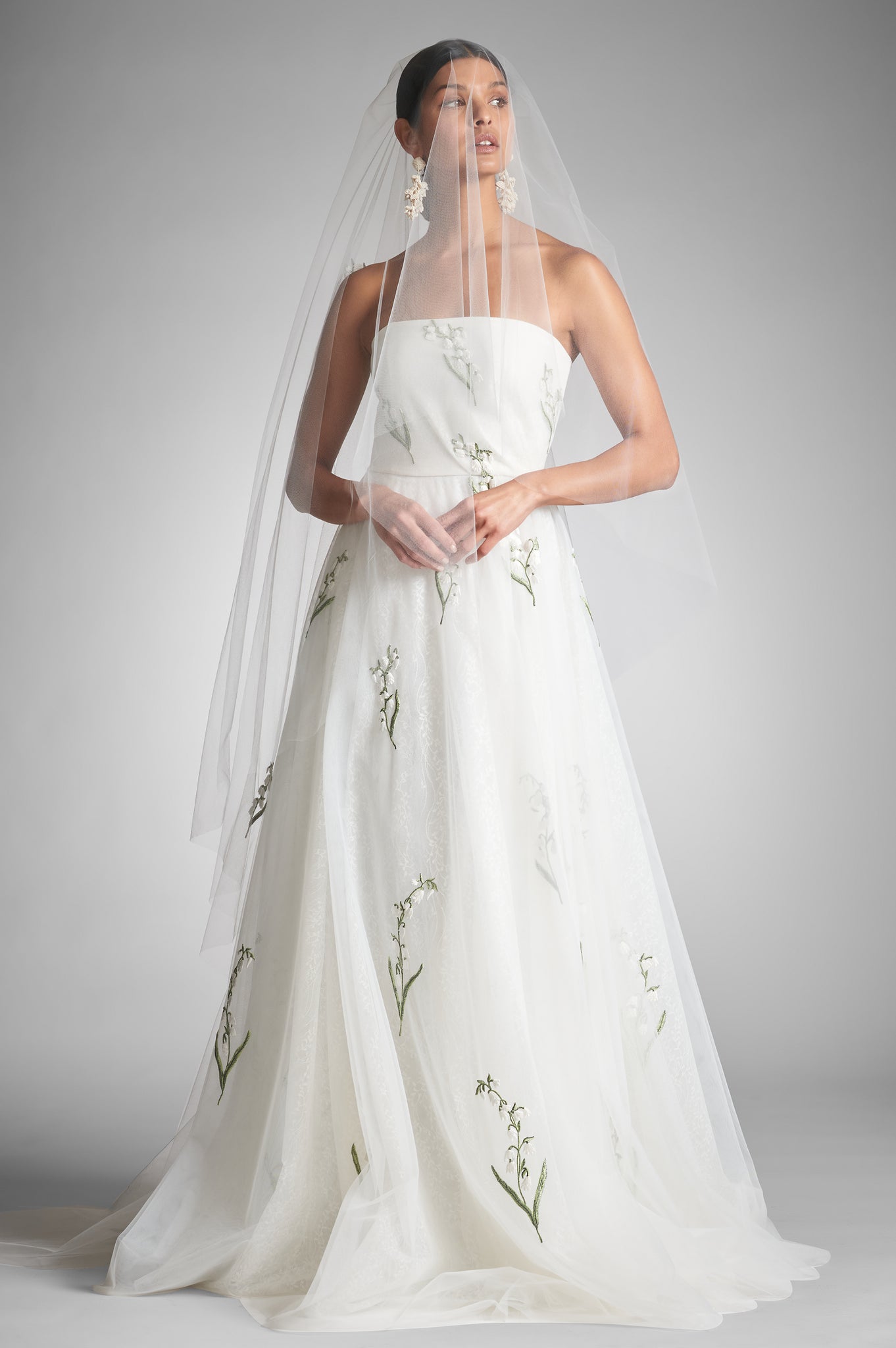 Anais Gown - White/Embroidered Floral