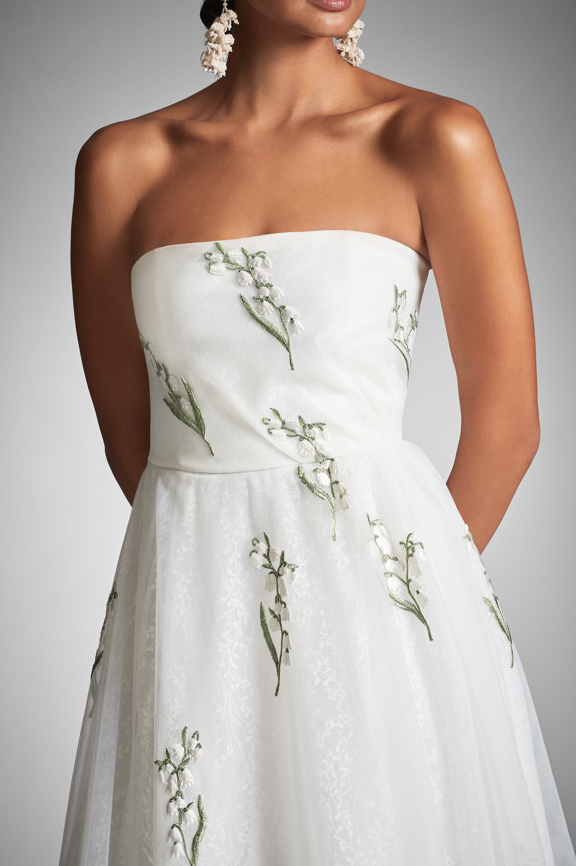 Anais Gown - White/Embroidered Floral