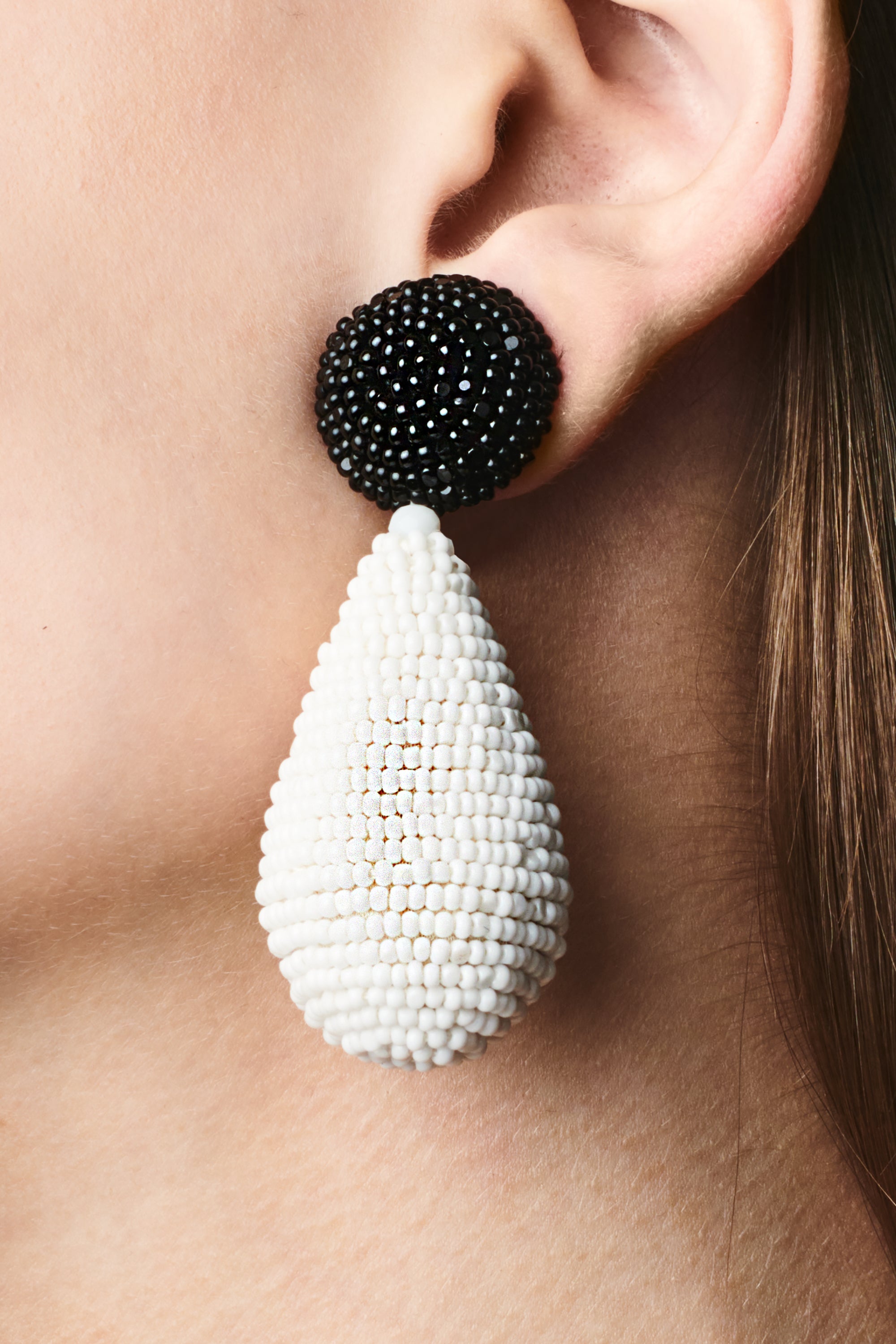 ALENA EARRINGS - WHITE/JET