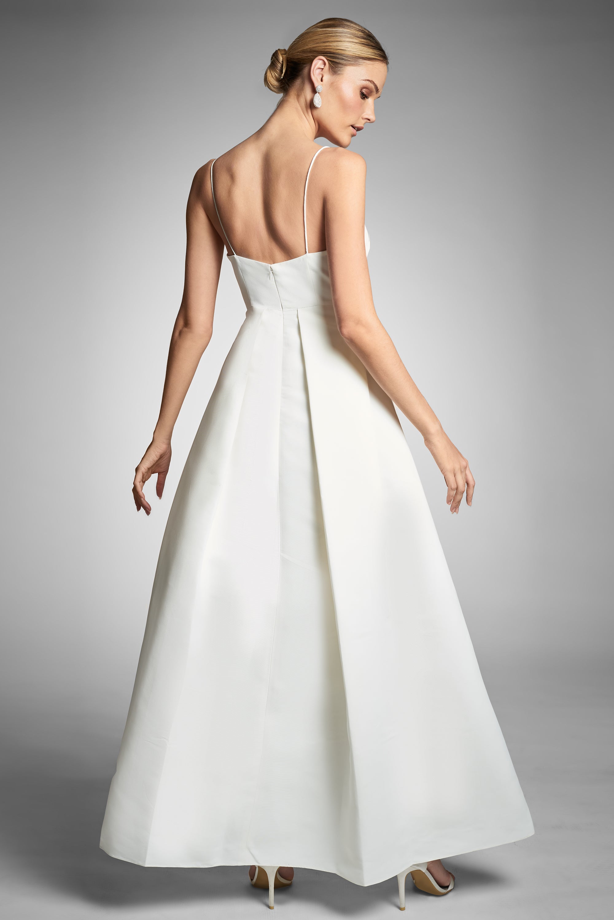 Gwen Gown in Ivory - Sachin & Babi