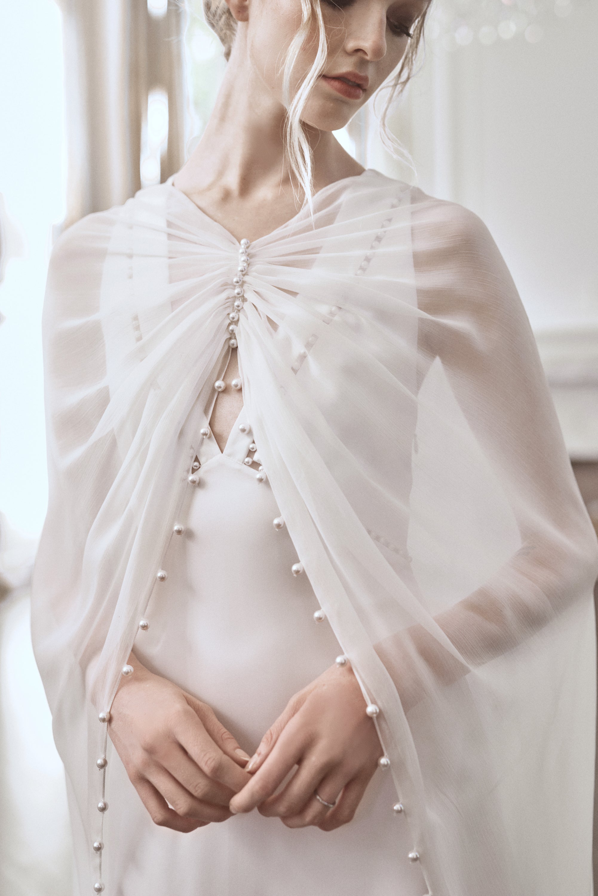 Arabella Cape - Off White